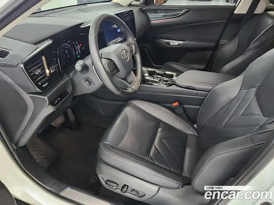 Lexus NX 2025 2.5 вариатор в Москве № 1405424, фото 10