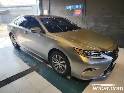 Lexus ES, 2017