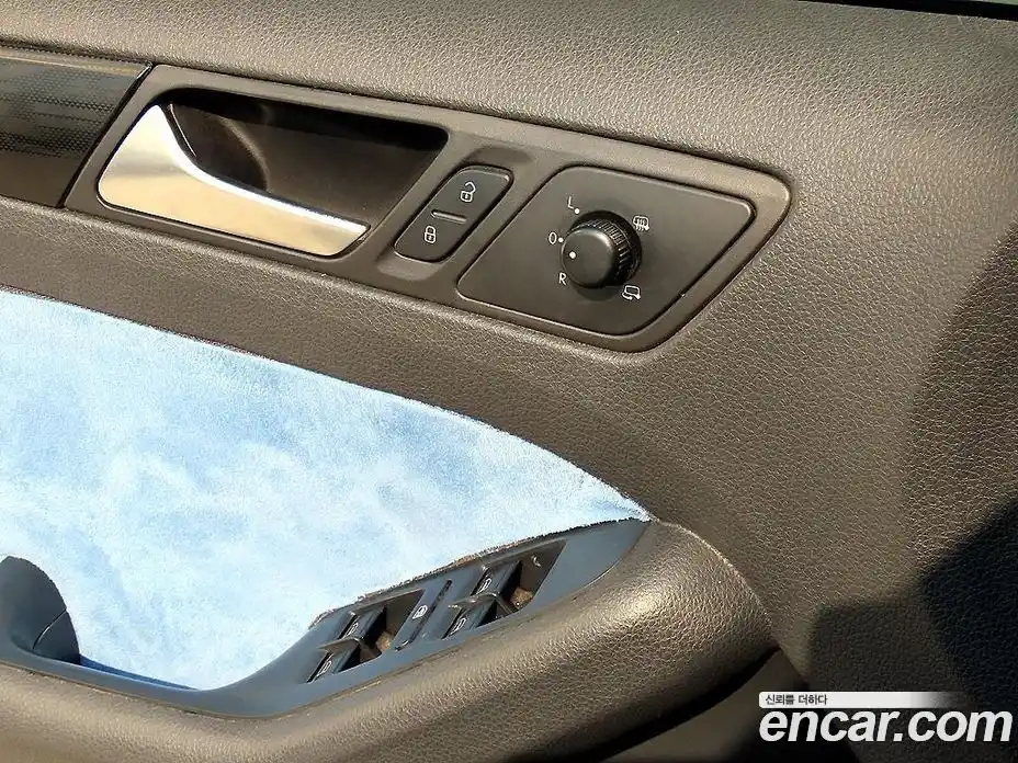 Volkswagen Jetta 2011 2.0 гидро в Москве № 1405698, фото 11