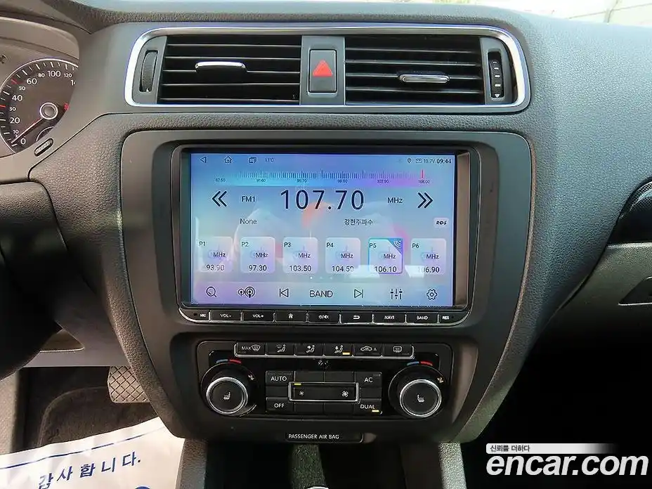 Volkswagen Jetta 2011 2.0 гидро в Москве № 1405698, фото 13