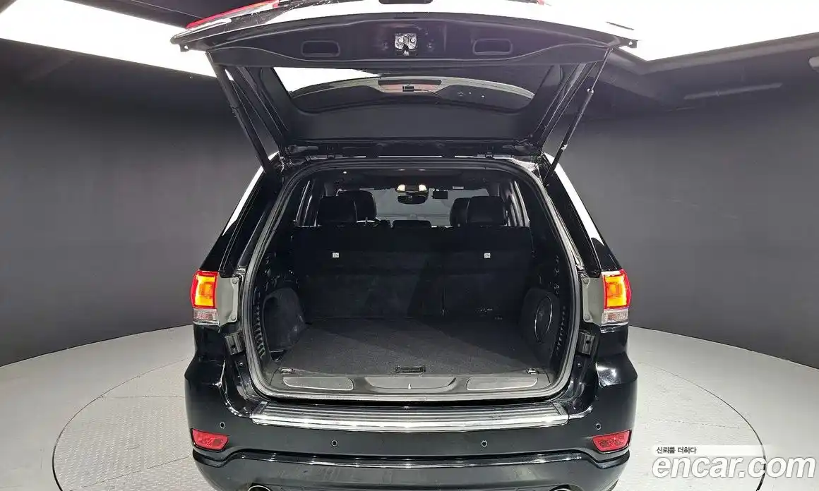 Jeep Cherokee 2018 3.0 гидро в Москве № 1405875, фото 20