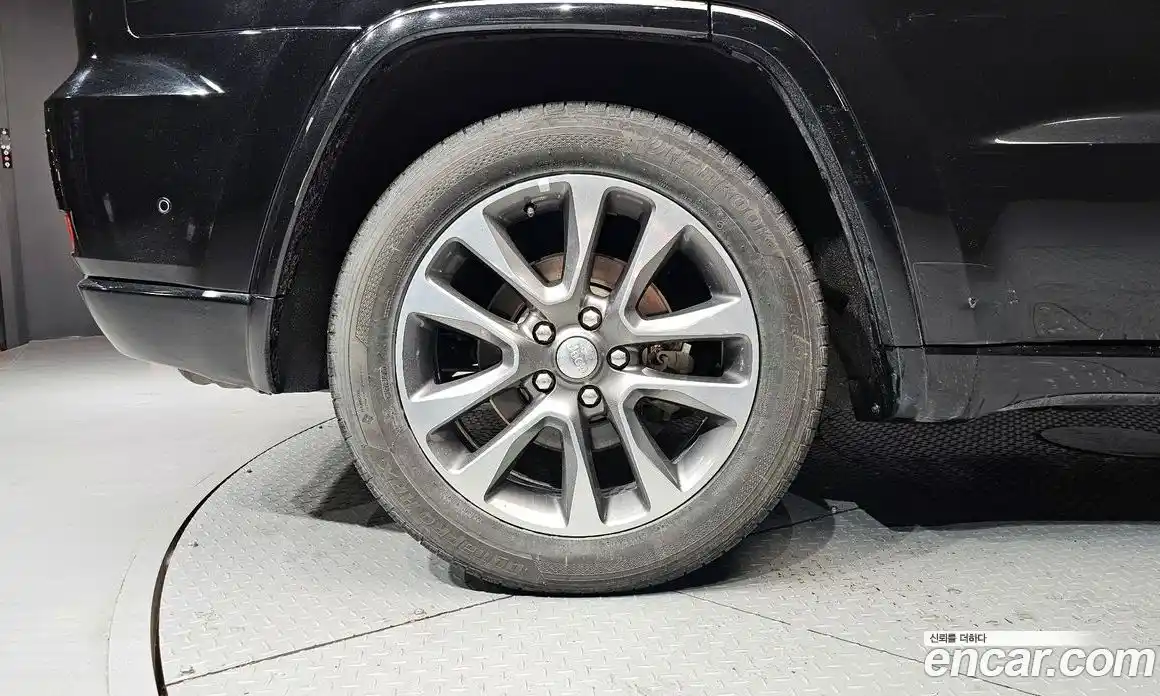 Jeep Cherokee 2018 3.0 гидро в Москве № 1405875, фото 5