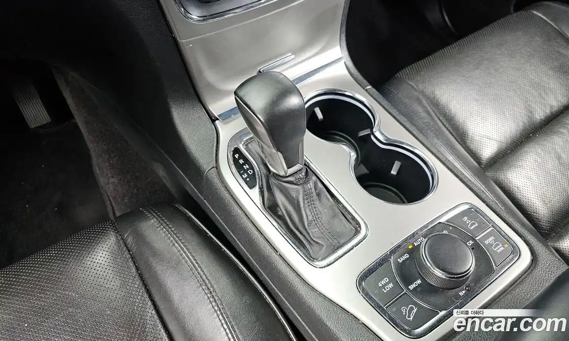 Jeep Cherokee 2018 3.0 гидро в Москве № 1405875, фото 9