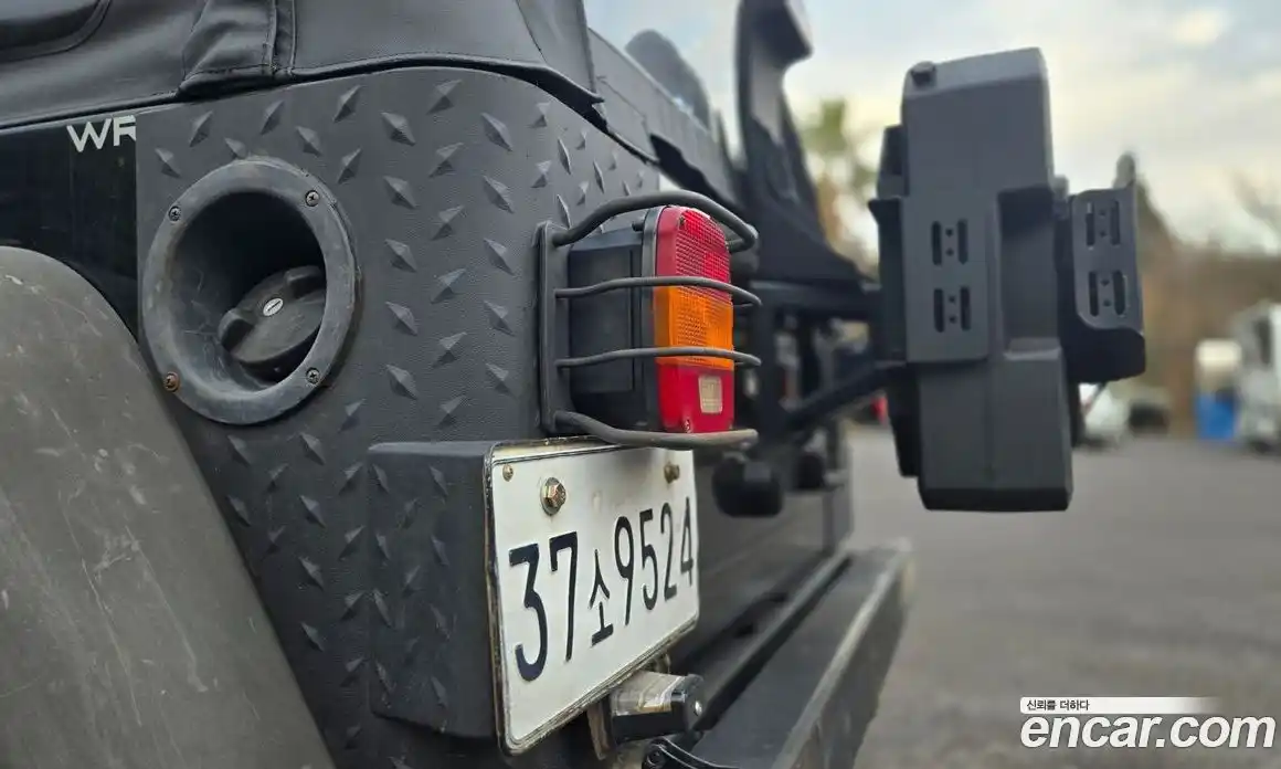 Jeep Wrangler 1997 2.5 механика в Москве № 1405886, фото 18