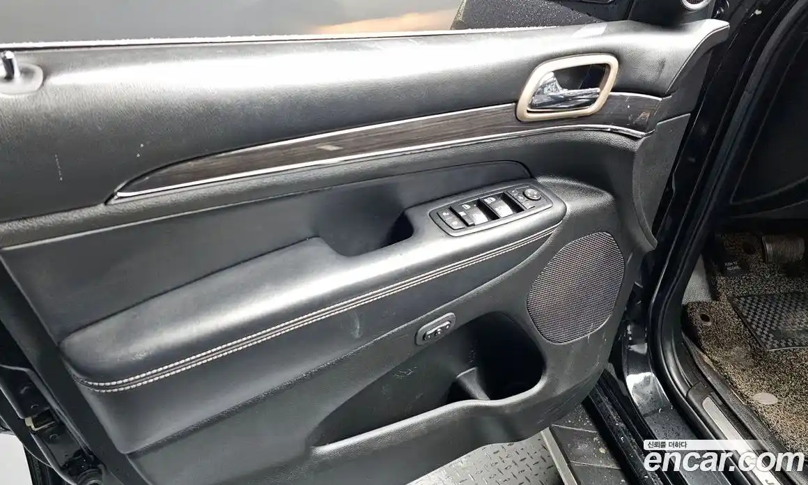Jeep Cherokee 2016 3.0 гидро в Москве № 1405887, фото 17