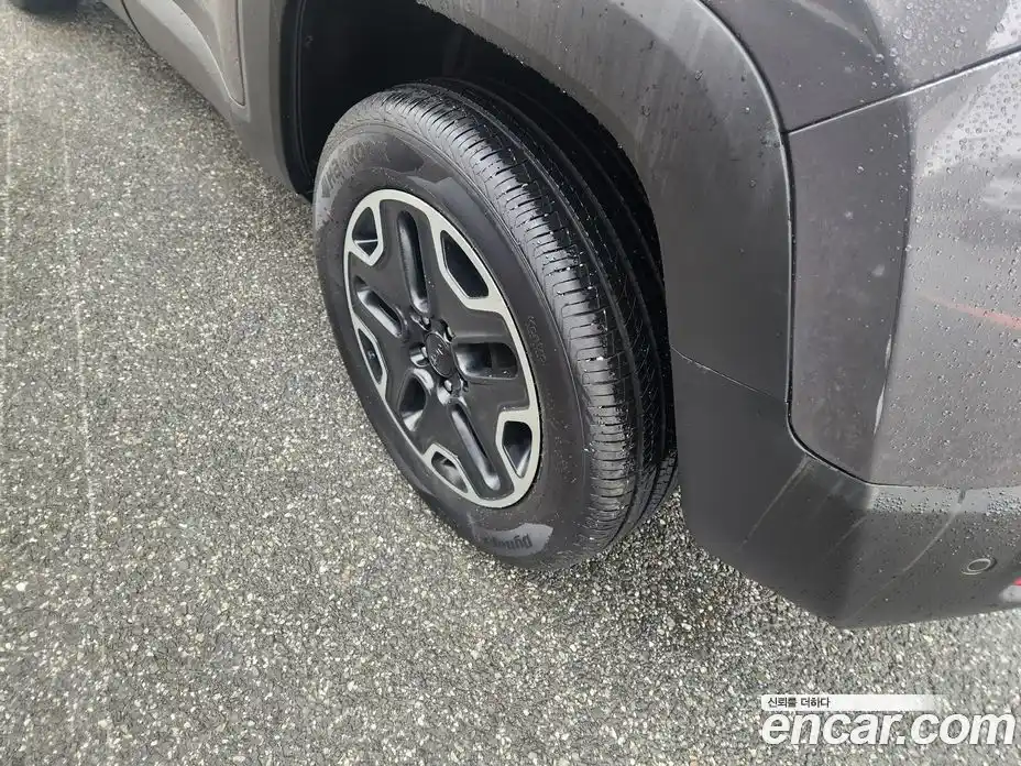 Jeep Renegade 2018 2.0 гидро в Москве № 1405942, фото 11
