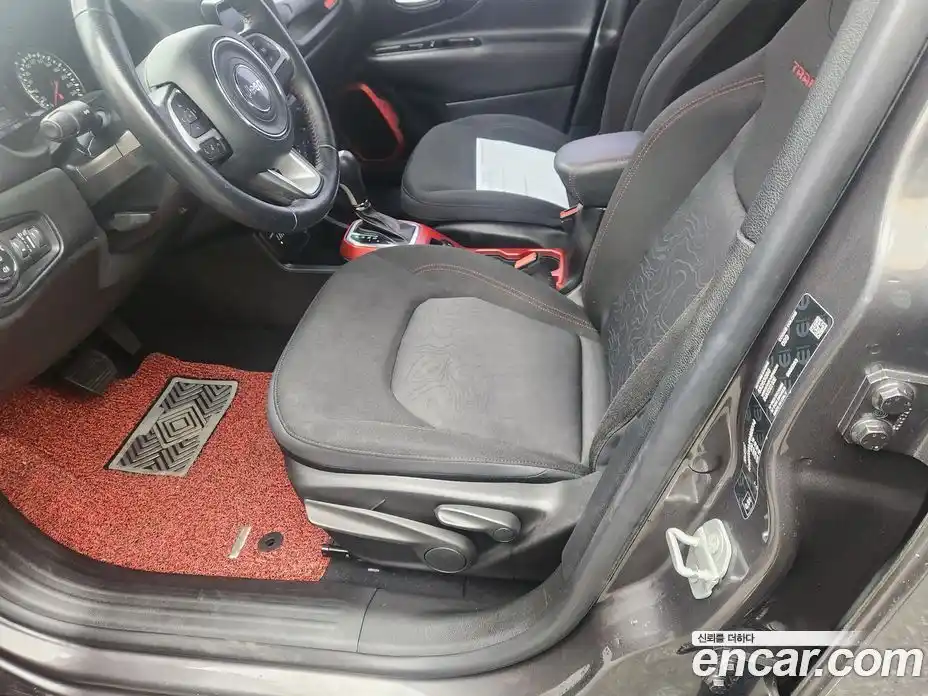 Jeep Renegade 2018 2.0 гидро в Москве № 1405942, фото 12