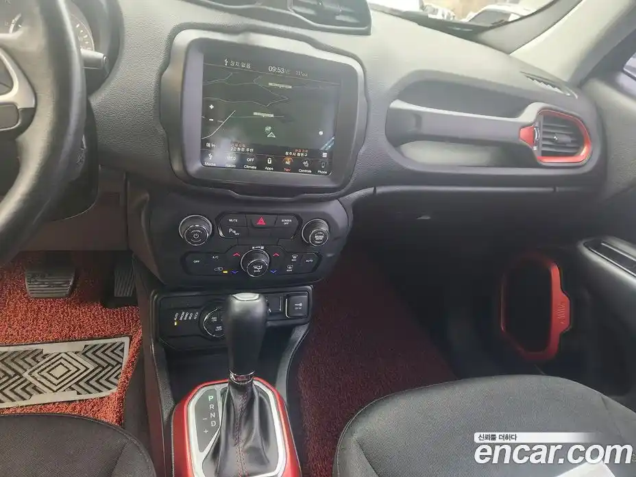 Jeep Renegade 2018 2.0 гидро в Москве № 1405942, фото 16
