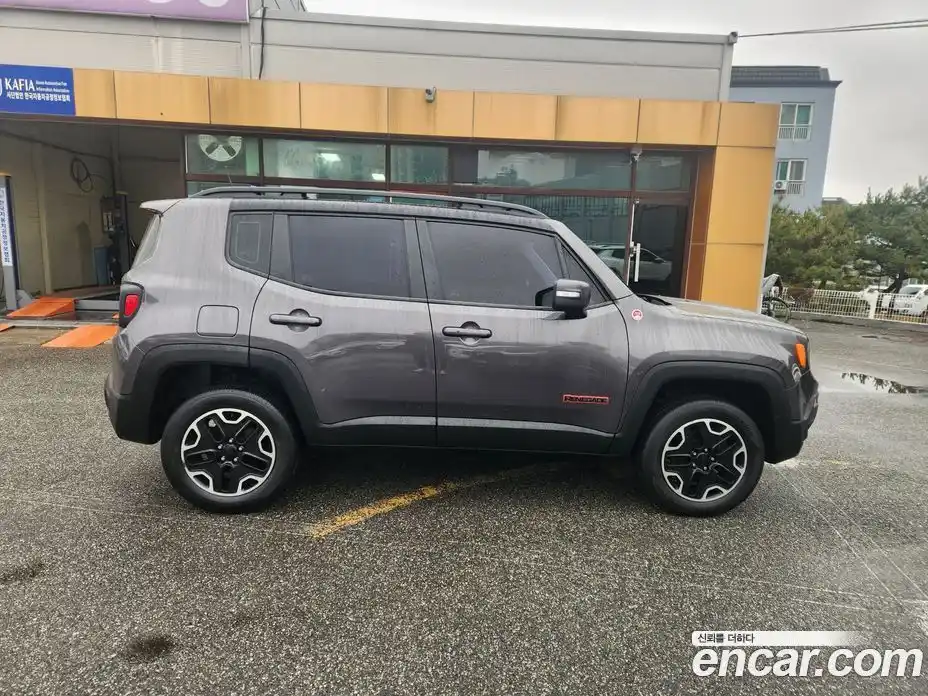 Jeep Renegade 2018 2.0 гидро в Москве № 1405942, фото 6