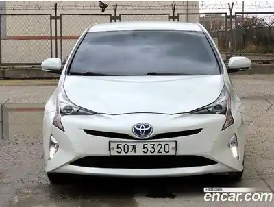 Toyota Prius 2017 1.8 гидро в Москве № 1406012, миниатюра 2