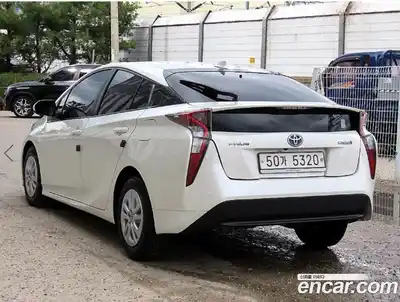 Toyota Prius 2017 1.8 гидро в Москве № 1406012, миниатюра 3