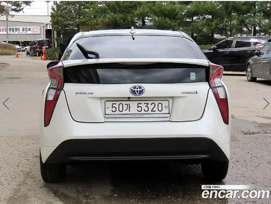 Toyota Prius 2017 1.8 гидро в Москве № 1406012, фото 4