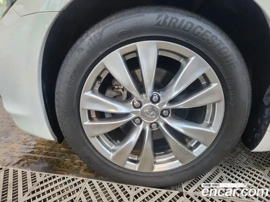 Infiniti M 2012 3.7 гидро в Москве № 1406285, фото 5