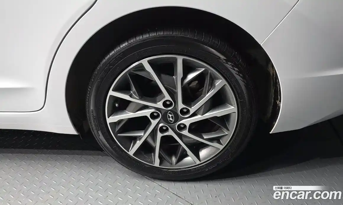 Hyundai Avante 2019 1.6 гидро в Москве № 1417139, фото 5