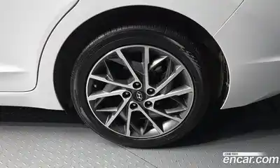 Hyundai Avante 2019 1.6 гидро в Москве № 1417139, миниатюра 5
