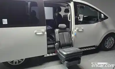Hyundai Staria 2023 2.2 гидро в Москве № 1417309, миниатюра 2