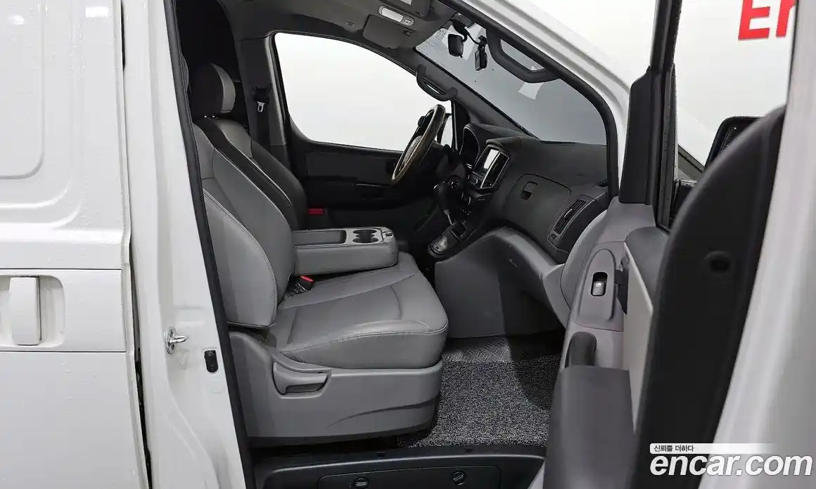 Hyundai Starex 2020 2.5 Автомат в Москве № 1417385, фото 11