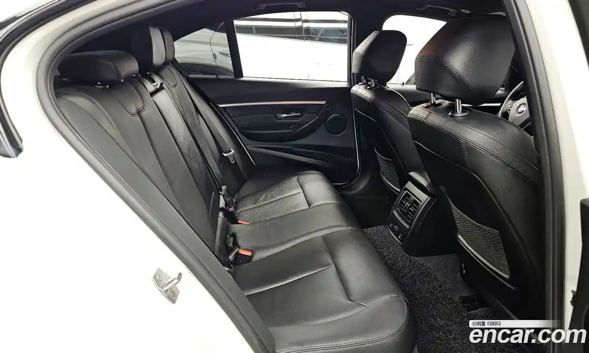 BMW 3-Series 2018 2.0 Автомат в Москве № 1420638, фото 11