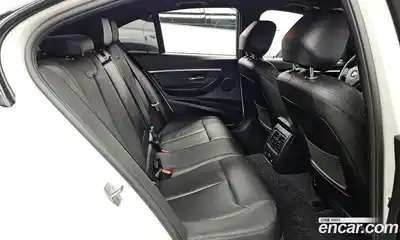 BMW 3-Series 2018 2.0 Автомат в Москве № 1420638, миниатюра 11