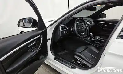 BMW 3-Series 2018 2.0 Автомат в Москве № 1420638, миниатюра 9