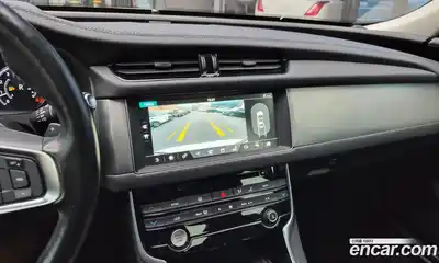 Jaguar XF 2018 2.0 гидро в Москве № 1423172, миниатюра 10