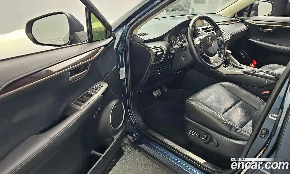 Lexus NX 2015 2.5 гидро в Москве № 1424052, фото 10