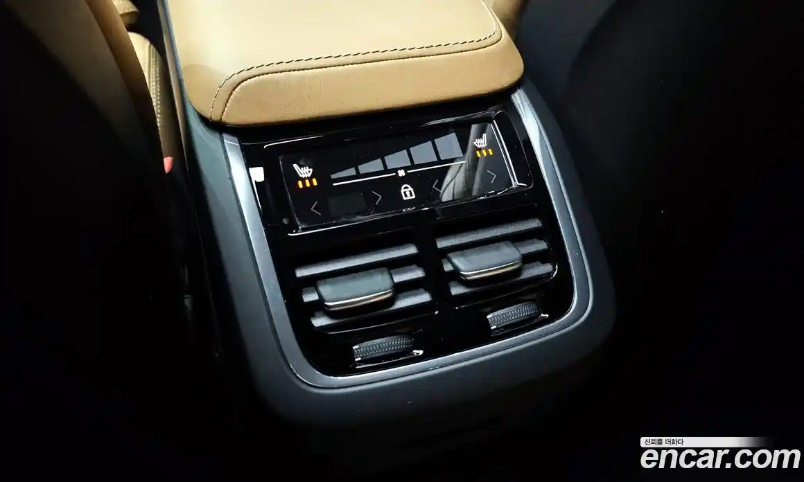 Volvo XC60 2018 2.0 гидро в Москве № 164410, фото 17