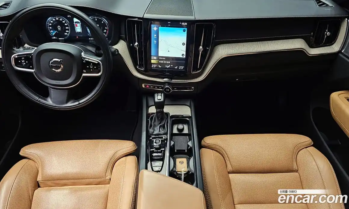 Volvo XC60 2018 2.0 гидро в Москве № 164410, фото 7