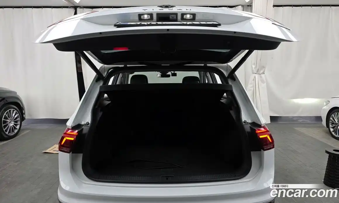 Volkswagen Tiguan 2023 2.0 гидро в Москве № 215065, фото 20