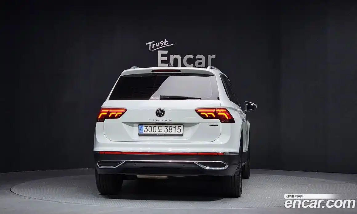 Volkswagen Tiguan 2023 2.0 гидро в Москве № 215065, фото 4