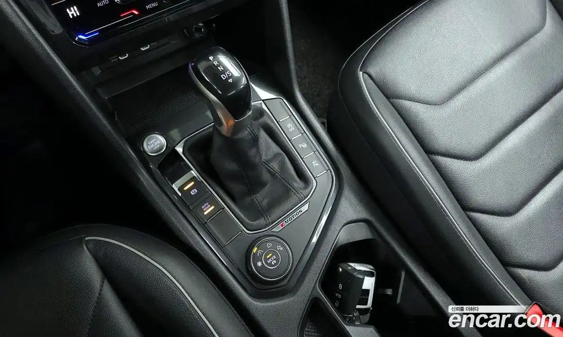 Volkswagen Tiguan 2023 2.0 гидро в Москве № 215065, фото 9