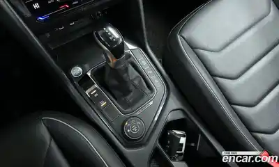 Volkswagen Tiguan 2023 2.0 гидро в Москве № 215065, миниатюра 9