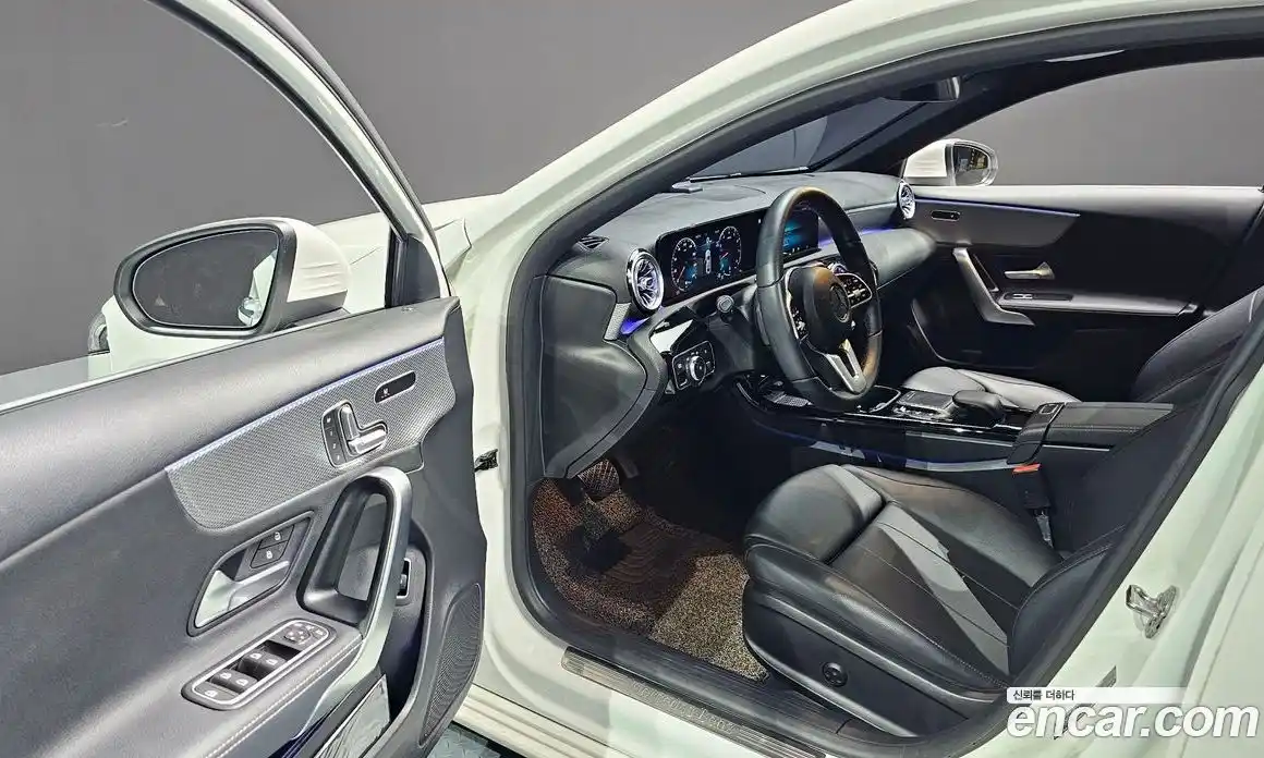 Mercedes-Benz A-Class 2021 2.0 гидро в Москве № 222939, фото 11
