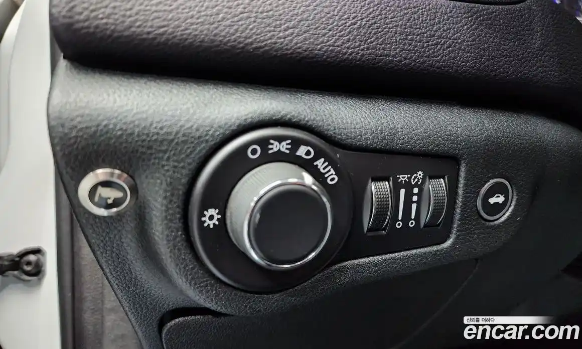 Chrysler 200 2015 2.4 гидро в Москве № 248919, фото 15