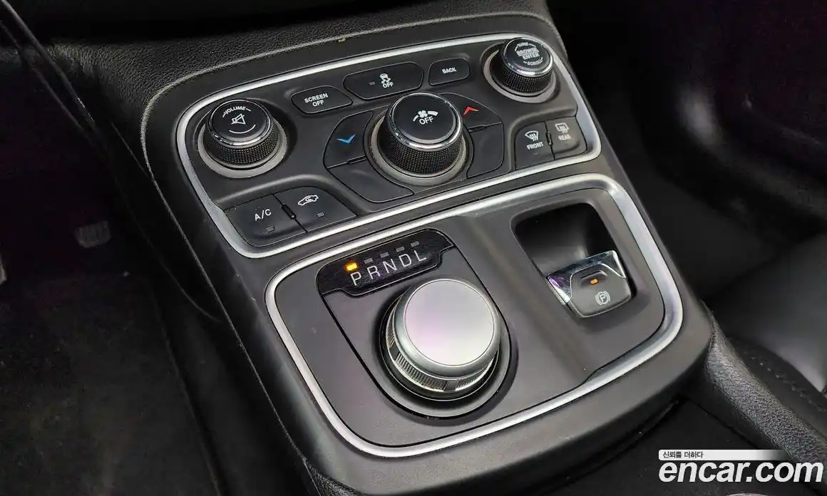 Chrysler 200 2015 2.4 гидро в Москве № 248919, фото 9