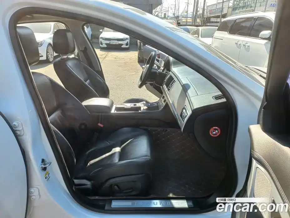 Jaguar XF 2011 2.2 гидро в Москве № 284013, фото 18