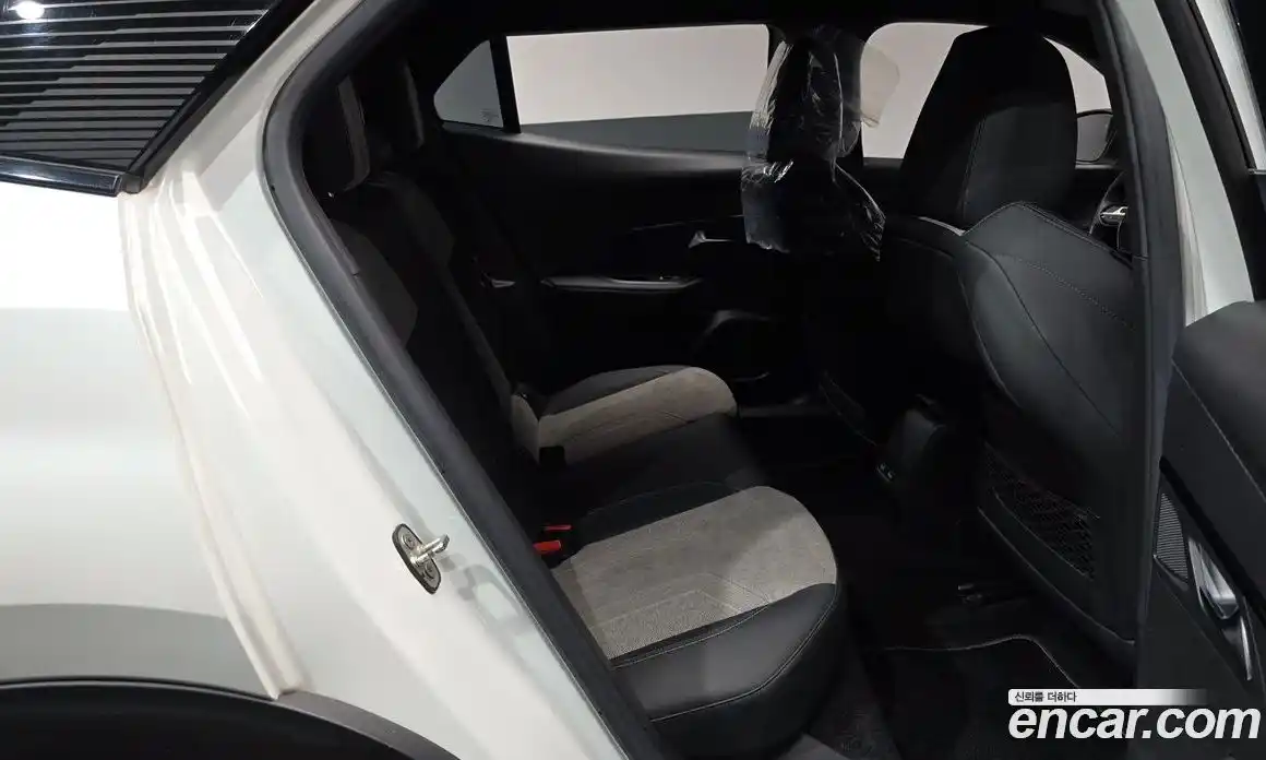 Peugeot 2008 2021 0.1 гидро в Москве № 1403560, фото 11