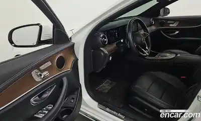 Mercedes-Benz E-Class 2021 2.0 гидро в Москве № 1403571, миниатюра 10