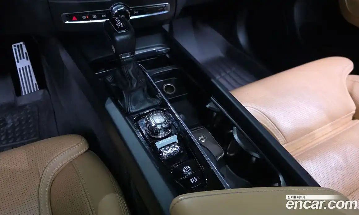 Volvo XC60 2018 2.0 гидро в Москве № 1404676, фото 9