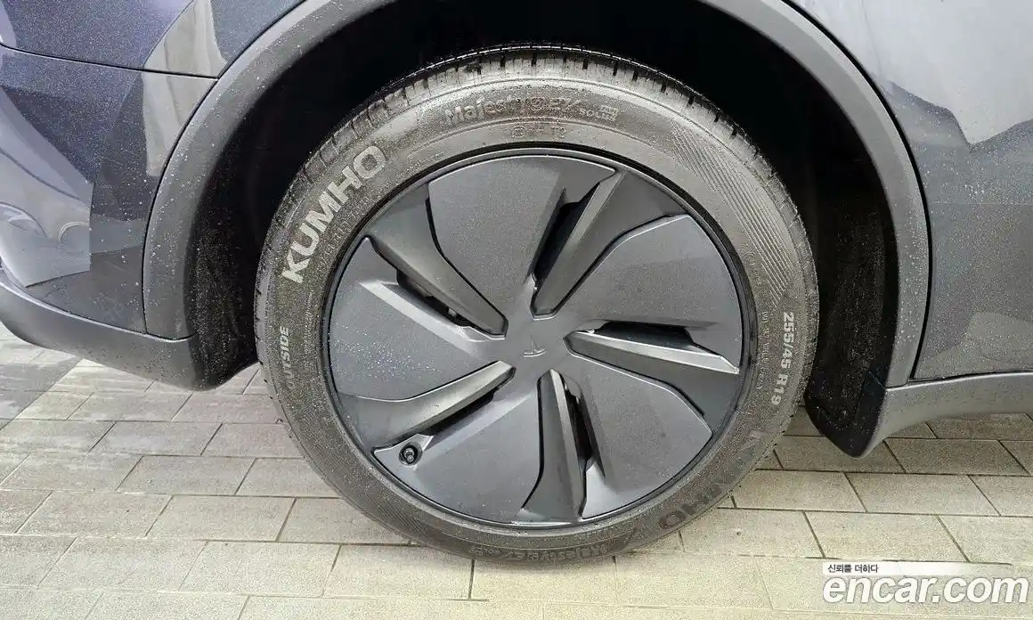 Tesla Model Y 2025 0.2 гидро в Москве № 1405376, фото 5