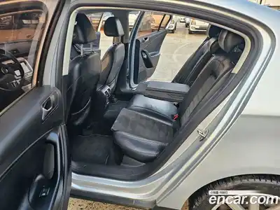 Volkswagen Passat 2011 2.0 гидро в Москве № 1405736, миниатюра 10