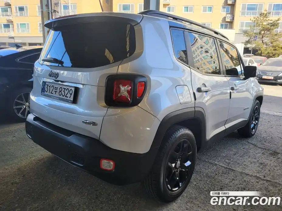 Jeep Renegade 2016 2.4 гидро в Москве № 1405934, фото 6