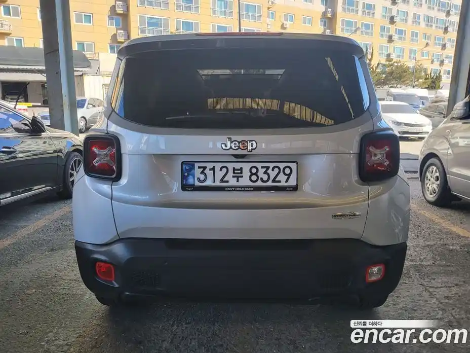 Jeep Renegade 2016 2.4 гидро в Москве № 1405934, фото 7