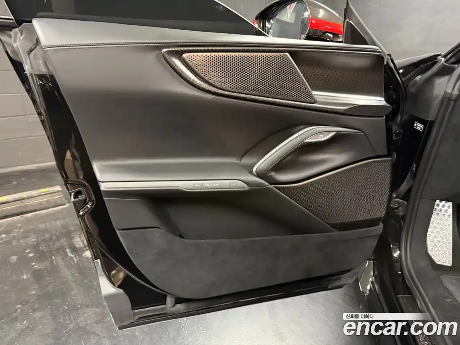 Ferrari Purosangue 2025 6.5 гидро в Москве № 1406387, фото 12