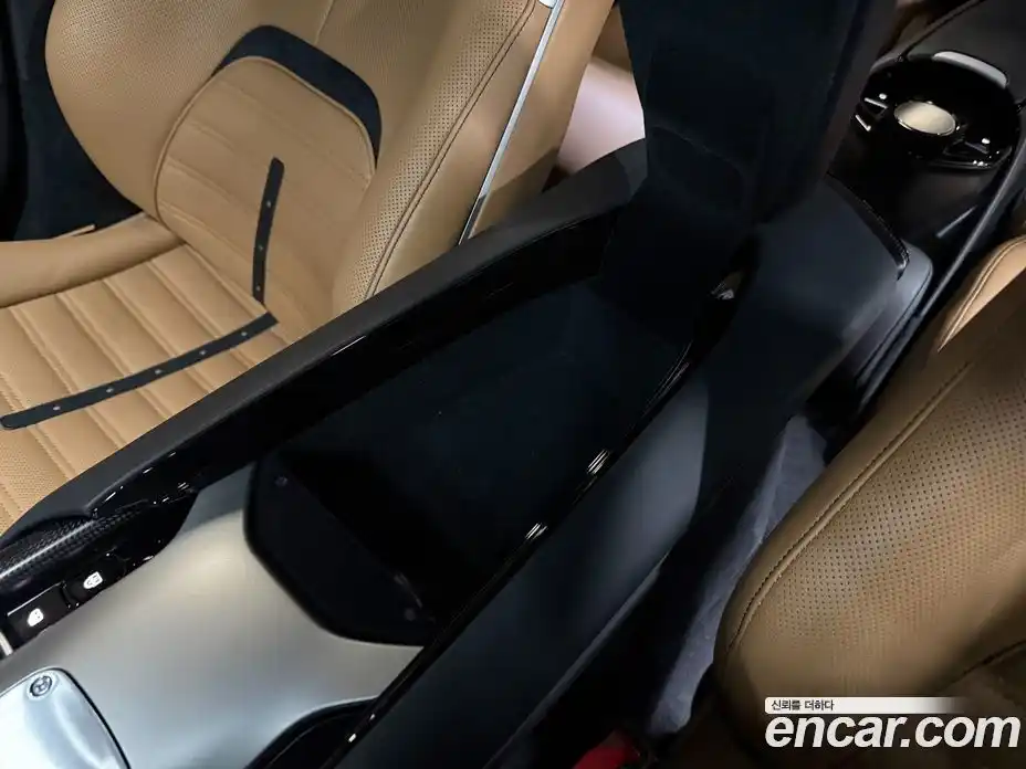 Ferrari Purosangue 2025 6.5 гидро в Москве № 1406387, фото 15