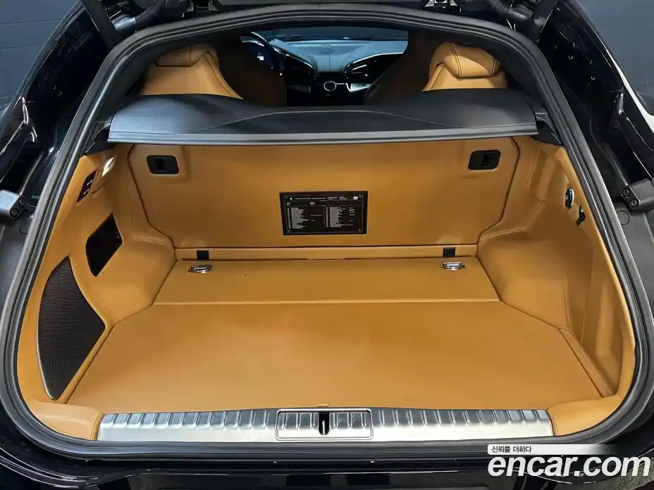 Ferrari Purosangue 2025 6.5 гидро в Москве № 1406387, фото 18