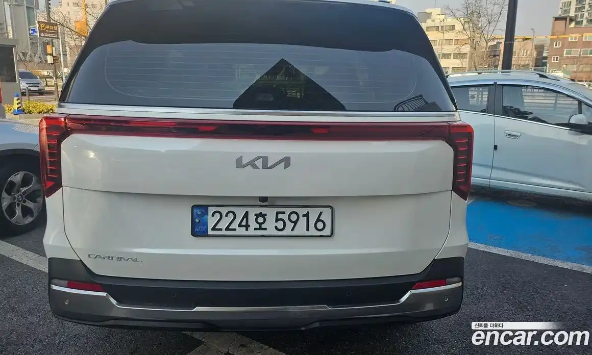 Kia Canival 2024 3.5 гидро в Москве № 1417800, фото 3
