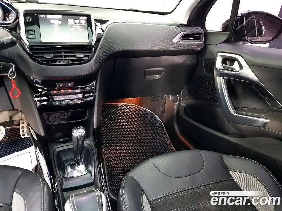 Peugeot 2008 2015 1.6 гидро в Москве № 1422464, фото 12