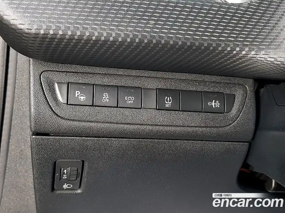 Peugeot 2008 2015 1.6 гидро в Москве № 1422464, фото 15