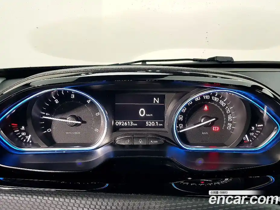 Peugeot 2008 2015 1.6 гидро в Москве № 1422464, фото 8